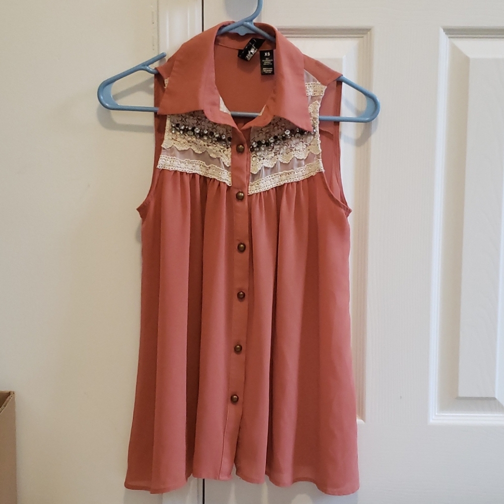 Buckle BKE Dusty Pink Sleeveless Button Up